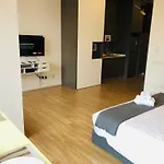 Ceylonz Suites By Roomy