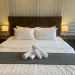Ceylonz Suites By Roomy